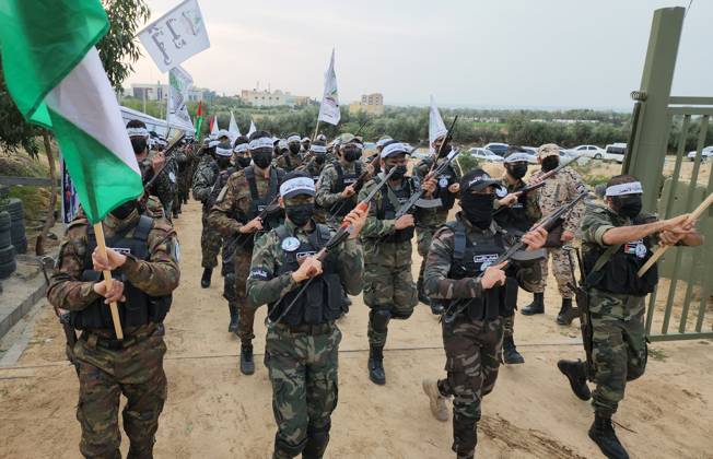 Militants of Al-Ansar Brigades, the military wing of the Palestinian al-Ahrar movement, participates in a military exercise, in Khan Younis in the southern of Gaza strip Militants of Al-Ansar Brigades, the military wing of the Palestinian al-Ahrar movement, participates in a military exercise, in Khan Younis in the southern of Gaza strip on January 01, 2023. Photo by Ashraf Amra apaimages Khan Younis Gaza Strip Palestinian Territory 010123_KHANYOUNIS_ASH_1_00 (17) Copyright: xapaimagesxAshrafxAmrax xapaimagesx
