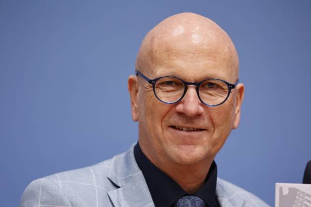 Uwe Brandl, President and First Mayor of the City of Abensberg, Germany, Berlin, Federal Press Conference, Topic Review 2022 Outlook 2023 of the German Association of Towns and Municipalities DStGB