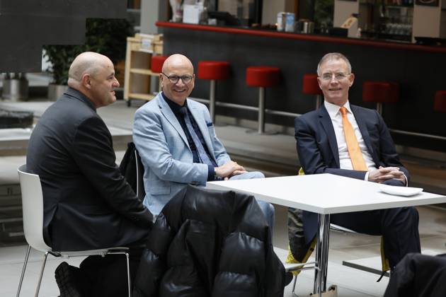 Uwe Brandl, President and First Mayor of the City of Abensberg, Dr Gerd Landsberg, Executive Member of the Presidential Board, Germany, Berlin, Federal Press Conference, Topic Review 2022 Outlook 2023 of the German Association of Towns and Municipalities DStGB