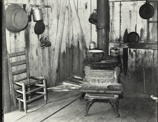 RECORD DATE NOT STATED Alabama Tenant Farmer s Kitchen Near Moundville. Walker Evans (American, 1903 - 1975) Copyright: xpiemagsx gb67213 !ACHTUNG AUFNAHMEDATUM GESCHÄTZT!