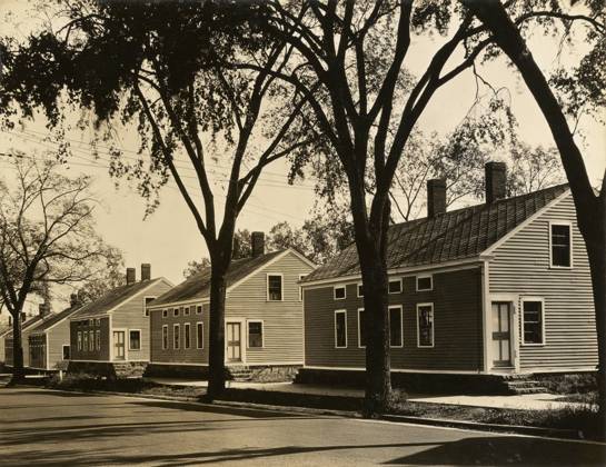 RECORD DATE NOT STATED Millworkers Houses in Willimantic, Connecticut. Walker Evans (American, 1903 - 1975) Copyright: xpiemagsx gb69705 !ACHTUNG AUFNAHMEDATUM GESCHÄTZT!