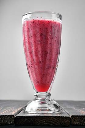  Black currant and raspberries smoothie, Black currant and raspberries smoothie, Black currant and raspberries smoothie, 12.10.2022, Copyright: xBoomeartx Panthermedia32466714.jpg