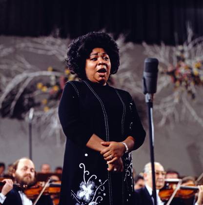 Gala-Abend - 1. Münchner Sonntagskonzert Gala-Abend - 1. Münchner Sonntagskonzert, Musiksendung aus dem Kongreßsaal im Deutschen Museum München, Deutschland 1978, Regie: K. H. Hundorf, Mitwirkende: Martina Arroyo (Sopran), München Bayern Deutschland , München Bayern Deutschland Copyright: FredxLindinger Nur redaktionelle Nutzung. Editorial usage only. LIN_7602000582 UnitedArchives EDITORIAL USE ONLY