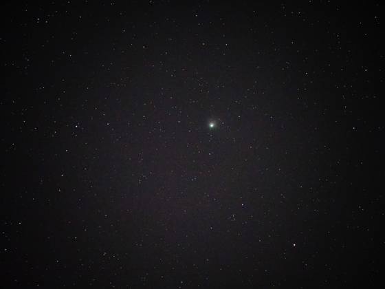 Grüner Komet C 2022 E3 ZTF am Himmel Comet, C 2022 E3 (ZTF), Veliko Tarnovo A view of the rare comet, C 2022 E3 (ZTF), over the night sky of the town of Veliko Tarnovo, the comet which was first discovered by scientists less than a year ago using the wide-field survey camera at the Zwicky Transient Facility. In March 2022, the comet was spotted in Jupiter s orbit. The comet is believed to come from the Oort Cloud, the most distant region of our solar system, which has been called the home of the comets, particularly long-period comets. The comet was closest to the Sun on Jan. 12, and it will make its closest sweep by Earth on Feb. 1 and Feb. 2 Catching the C 2022 E3 (ZTF) is literally a once-in-a-lifetime opportunity. It s not going to pass by Earth again for a really lo Copyright: xSkyxPicturesxBulgariax originalFilename: skypicturesbulgaria-bulgaria230131_npT7T.jpg
