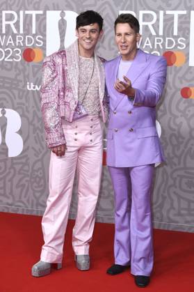 Tom Daly with husband Dustin Lance Black at the 43 BRIT Awards 2023 ceremony at the O2 Arena London, 11 02 2023. Foto:xS.xVasx xFuturexImage