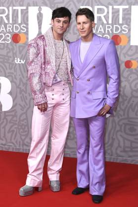 Tom Daly with husband Dustin Lance Black at the 43 BRIT Awards 2023 ceremony at the O2 Arena London, 11 02 2023. Foto:xS.xVasx xFuturexImage