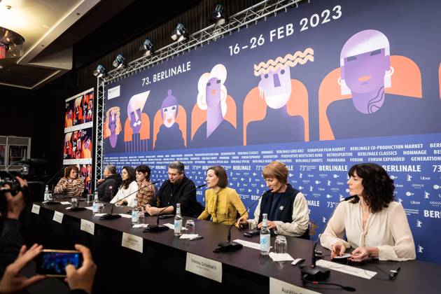 Berlin 73 Berlinale, Berlin, Press Conference, International Jury, v L n R Francine Maisler, Johnni To, Golshifteh Farahani, Kristen Stewart, Radu Jude, Carla Simon, Valeska Grisebach, Aurelie Godet, 16 02 2023, 73 Berlinale, Berlin, Press Conference, International Jury, v L n R Francine Maisler, Johnni To, Golshifteh F Copyright: xEibner-Pressefotox EP_JBH