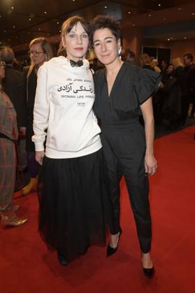 Meret Becker and Dunja Hayali at the festival opening and the premiere of the feature film She Came to Me at the Berlinale 2023 73 Berlin International Film Festival at the Berlinale Palast Berlin, 16 02 2023 Foto:xF.xKernx xFuturexImage