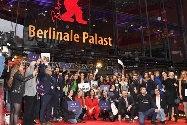 Berlinale Directors MariÃ tte Rissenbeek and Carlo Chatrian together with Iranian filmmakers and other members of the film scene as well as members of the International Jury around Jury President Kristen Stewart show their solidarity with the courageous demonstrators in Iran on the Red Carpet in front of the Berlinale Pala Foto:xN.xKubelkax xFuturexImage