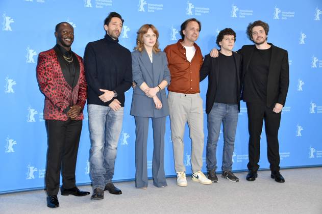 Sallieu Sesay, Adrien Brody, Odessa Young, John Trengove, Jesse Eisenberg and Philip Ettinger at the photocall for the feature film Manodrome at the Berlinale 2023 73 Berlin International Film Festival at the Hotel Grand Hyatt Berlin, 18 02 2023. Foto:xN.xKubelkax xFuturexImage