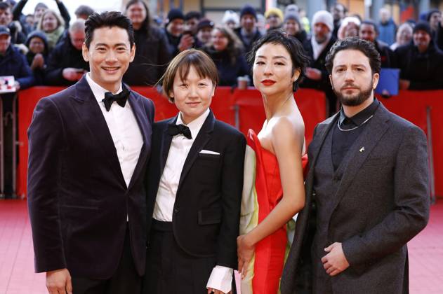 Teo Yo, John Magaro, Celine Song, Greta Lee and John Magaro at the premiere of the feature film Past Lives at the Berlinale 2023 73 Berlin International Film Festival at the Berlinale Palast Berlin, 19 02 2023. Foto:xD.xBedrosianx xFuturexImage