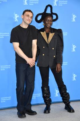 Franz Rogowski and Laetitia Ky at the photocall for the feature film Disco Boy at the Berlinale 2023 73 Berlin International Film Festival at the Hotel Grand Hyatt Berlin, 19 02 202 Foto:xN.xKubelkax xFuturexImage