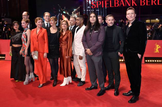 Rosabell Laurenti Sellers, Leonie Benesch, Franziska Weisz, CÃ cile de France, Alexander Karim and Joshua Odjick, Klaas Heufer Umlauf, Oliver Masucci and guests at the Red Carpet Photocall for the ZDF miniseries Der Schwarm at the Berlinale 2023 73 Berlin International Film Festival in front of the Berlinale Palast Berlin, 19 02 2023 Foto:xN.xKubelkax xFuturexImage