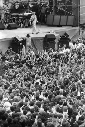 GÖTEBORG 19830612 David Bowie performs in front of an enthusiastic audience at Nya Ullevi in Gothenburg Gothenburg Sweden x11014x  Copyright: xPeterxDiedrich SvD TT x DAVID BOWIE PA ULLEVI