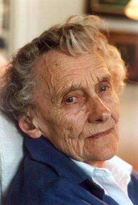 Astrid Lindgren, loved by children all over the world Her popular character Pippi Longstocking has been translated into some 70 languages Recently, the first animated film about Pippi premiered in Stockholm In November 1997, Astrid Lindgren turns 90 COPYRIGHT SCANPIX SWEDEN STOCKHOLM SVERIGE x1003x  Copyright: xHansxTxDahlskogx ASTRID LINDGREN