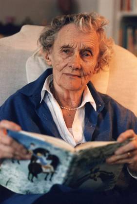 ARCHIVE 940505 World-famous childrens author Astrid Lindgren is seen here in her home on Dalagatan in Stockholm Astrid Lindgrens books are loved by children all over the world and have been translated into some 70 languages STOCKHOLM SWEDEN x1003x  Copyright: xHansxTxDahlskogx