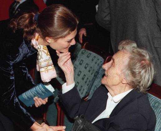 STOCKHOLM 1997 12 13 There was a fond meeting between Crown Princess Victoria and childrens author Astrid Lindgren at the premiere of her Mio, min Mio at Dramaten in Stockholm on Saturday Photo Toni Sica code 1012 SCANPIX SWEDEN STOCKHOLM SWEDEN x1012x  Copyright: xTonixSicax VICTORIA OCH ASTRID LINDGREN