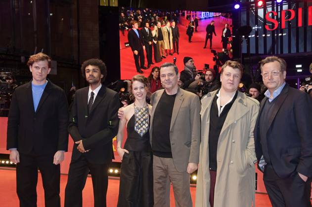 Enno Trebs, Langston Uibel, Paula Beer, Christian Petzold, Thomas Schubert and Matthias Brandt at the premiere of the feature film Red Sky Afire at the Berlinale 2023 73 Berlin International Film Festival at the Zoo Palast Berlin, 22 02 2023 Foto:xF.xKernx xFuturexImage