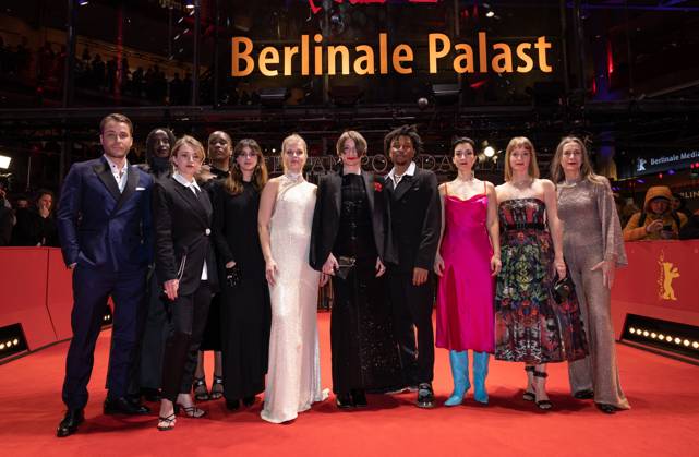 Shooting Stars 2023 @ Berlinale BERLINALE RED CARPET PHOTOCALL for Shooting Stars, Agents, Jury EUROPEAN SHOOTING STARS AWARD CEREMONY @ Berlinale Palast efp European Shooting Stars 2023 Leonie Benesch Germany Gizem Erdogan, Sweden Yannick Jozefzoon, The Netherlands Kayije Kagam Copyright: xEventpressxFuhrx