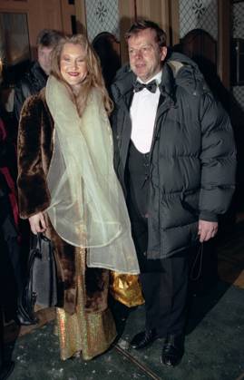 STOCKHOLM 010205 Guldbaggegalan Krister Henriksson with his wife Cecilia Nilsson STOCKHOLM SWEDEN x1066x  Copyright: xHenrikxMontgomeryx HENRIKSSON OCH NILSSON
