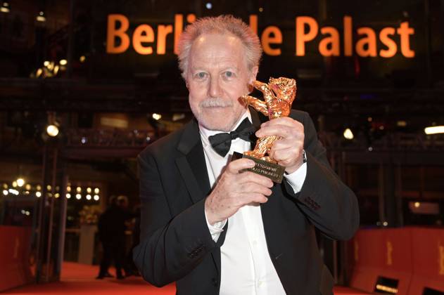 Nicolas Philibert with the Golden Bear for Best Film for Sur l™Adamant On the Adamant at the Closing Ceremony with Award Ceremony at the Berlinale 2023 73 Berlin International Film Festival at the Berlinale Palast Berlin, 25 02 2023. Foto:xF.xKernx xFuturexImage