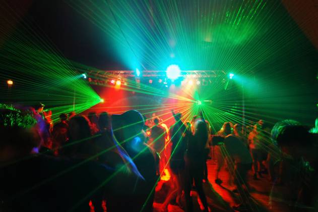 People on dance floor RobertKohlhuber_ConcertCrowdsDuringMusicFestivals_17 Copyright: xRobertxKohlhuberx Model Released
