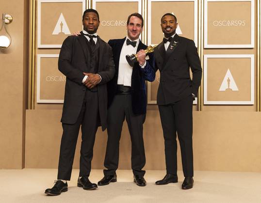 (L-R) Jonathan Majors, James Friend and Michael B. Jordan pose in the press room of the 95th edition of the Academy Awards ceremony, at the Dolby Theater in Hollywood, USA, 12 March 2023. James Friend won the Oscar for Best Cinematography for the film All Quiet On The Western Front . 95th edition of the Academy Awards in Hollywood !ACHTUNG: NUR REDAKTIONELLE NUTZUNG!  Copyright: xArmandoxArorizox AME1946 20230313-7b747c0f9039763066ec31e6f365c5dc7572a856