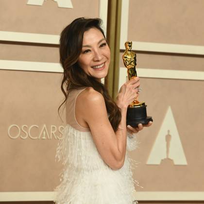 March 12, 2023, Los Angeles, California, USA: MICHELLE YEOH in the Press Room with her best actress award for Everything Everywhere All at Once . Yeoh became the first Asian woman to be recognized as best actress. The honor came after a long career in martial arts and action movies like Crouching Tiger Hidden Dragon and Yes, Madam. Los Angeles USA - ZUMAz03_ 20230312_awa_z03_532 Copyright: xKevinxSullivanx