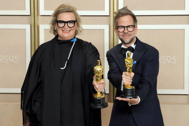 Ernestine Hipper and Christian M Goldbeck with Oscars for Best Production Design on In the West Nothing New in the Press Room at the 2023 95th Annual Academy Awards at Hollywood Highland Center Los Angeles, 12 03 2023. Foto:xD.xBedrosianx xFuturexImage