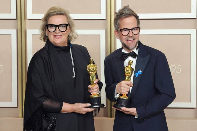 Ernestine Hipper and Christian M Goldbeck with Oscars for Best Production Design on In the West Nothing New in the Press Room at the 2023 95th Annual Academy Awards at Hollywood Highland Center Los Angeles, 12 03 2023. Foto:xD.xBedrosianx xFuturexImage