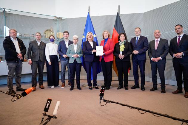 Handing over of the annual report 2022 of the defense commissioner in the German Bundestag Current,14 03 2023, Berlin, group picture at the handing over of the annual report 2022 by Eva Hoegl, defense commissioner to the Bundestag president Baerbel Bas in the German Bundestag Berlin Berlin Germany