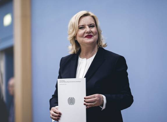 The Commissioner for the Armed Forces of the German Bundestag, Eva Hoegl SPD in the context of the presentation of the Annual Report 2022 at the Federal Press Conference Berlin, 14 03 2023 Berlin Germany. Copyright: xXanderxHeinl photothek.dex