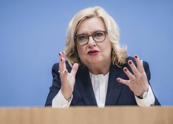 The Commissioner for the Armed Forces of the German Bundestag, Eva Hoegl SPD in the context of the presentation of the Annual Report 2022 at the Federal Press Conference Berlin, 14 03 2023 Berlin Germany. Copyright: xXanderxHeinl photothek.dex