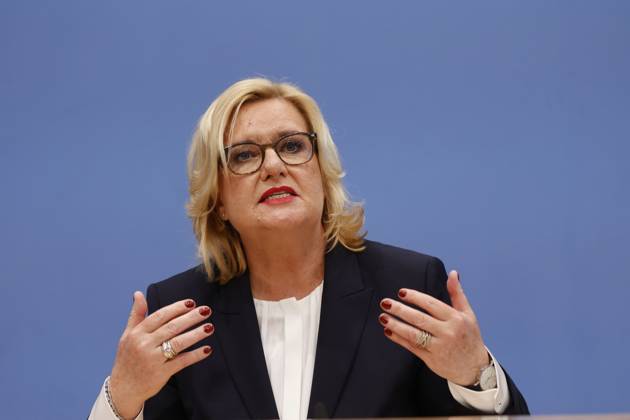 Eva Högl, Commissioner for the Armed Forces of the German Bundestag, Germany, Berlin, Federal Press Conference, Topic Presentation of the Annual Report 2022