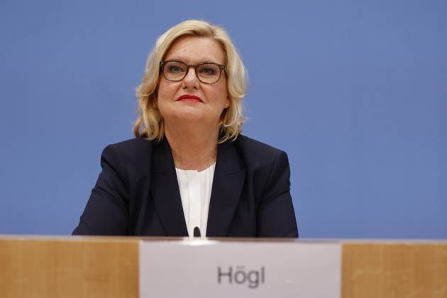Eva Högl, Commissioner for the Armed Forces of the German Bundestag, Germany, Berlin, Federal Press Conference, Topic Presentation of the Annual Report 2022