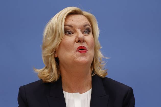 Eva Högl, Commissioner for the Armed Forces of the German Bundestag, Germany, Berlin, Federal Press Conference, Topic Presentation of the Annual Report 2022