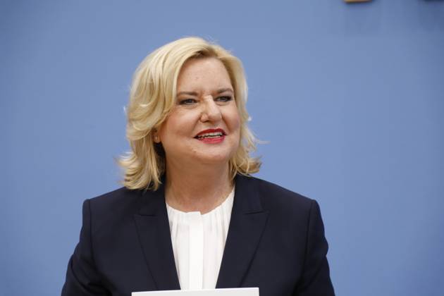 Eva Högl, Commissioner for the Armed Forces of the German Bundestag, Germany, Berlin, Federal Press Conference, Topic Presentation of the Annual Report 2022