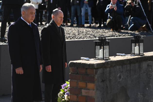 Berlin, Benjamin Netanyahu and Olaf Scholz visit the memorial track 17 in Berlin Grunewald German Chancellor Olaf Scholz and the Prime Minister of the State of Israel Benjamin Netanyahu visit the memorial track 17 in Berlin Grunewald Berlin Germany together on 16 03 2023