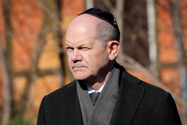 Visit of the Prime Minister of Israel in Berlin during visit of the memorial track 17 in Berlin Current, 16 03 2023, Berlin, Chancellor Olaf Scholz during visit of the memorial track 17 in Berlin together with Prime Minister of the State of Israel Berlin Berlin