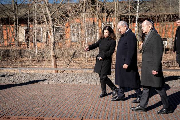 Visit of the Prime Minister of Israel in Berlin during the visit of the memorial track 17 in Berlin Current, 16 03 2023, Berlin, Chancellor Olaf Scholz together with Benjamin Netanyahu the Prime Minister of Israel during the visit of the memorial track 17 in Berlin Berlin