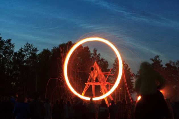  The wheel of fire and the Noctilucent clouds., The wheel of fire and the Noctilucent clouds. Latvia celebrates Midsummer Day., The wheel of fire and the Noctilucent clouds. Latvia celebrates Midsummer Day., 08.03.2023, Copyright: xAigarsRx Panthermedia33755423.jpg