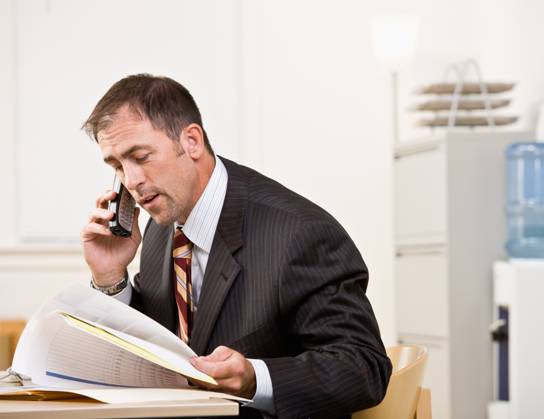 Businessman talking on telephone Copyright: xJonathanxRossx xDesignxPicsx , 30433158 Copyright: 30433158
