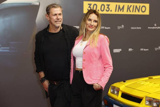 Sven Martinek with partner Bianca Rütter at the premiere of the feature film Manta, Manta Zwoter Teil at the Cinedom Cologne, 26 03 2023 Foto:xT.xSchröerx xFuturexImage