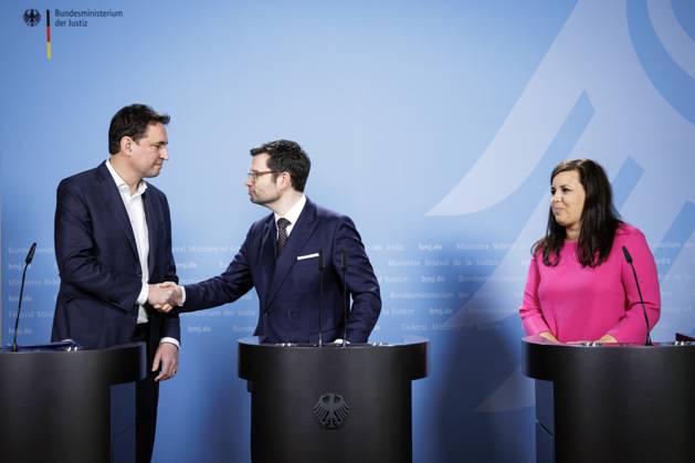 Marco Buschmann, Federal Minister of Justice, center Georg Eisenreich, Minister of Justice of Bavaria, l and Anna Gallina, Senator of Justice of Hamburg, r give a joint press statement after the Bund Laender Digital Summit at the Federal Ministry of Justice in Berlin, 30 03 2023 Berlin Germany. Copyright: xJaninexSchmitz photothek.dex