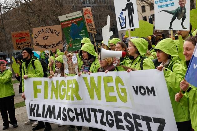 Demo of the movement Fridays for Future against the climate protection results of the meeting of the coalition committee in front of the Ministry of Transport on 31 03,23 in Berlin Fridays for Future Demo against climate protection law in Berlin