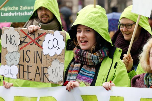 Demo of the movement Fridays for Future against the climate protection results of the meeting of the coalition committee in front of the Ministry of Transport on 31 03,23 in Berlin Fridays for Future Demo against climate protection law in Berlin