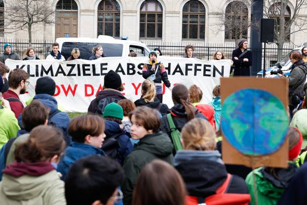 Demo of the movement Fridays for Future against the climate protection results of the meeting of the coalition committee in front of the Ministry of Transport on 31 03,23 in Berlin Fridays for Future Demo against climate protection law in Berlin