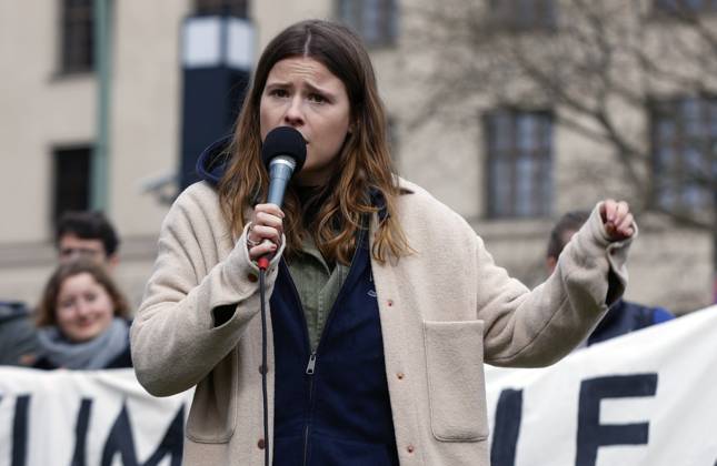Luisa Neubauer Berlin, 31 03 2023 Luisa Neubauer speaks during a Fridays for Future demonstration for meeting climate targets Berlin Berlin Germany