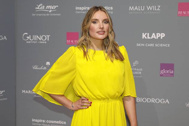 Marie von den Benken bei der Verleihung des Deutschen Kosmetikpreises Gloria 2023 im Rahmen der Beauty Düsseldorf in Halle 10 auf dem Messegelände. Düsseldorf, 01.04.2023 Foto:xR.xSchmiegeltx xFuturexImage