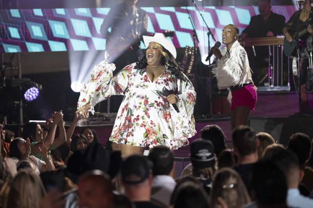 April 1, 2023, Austin, TX, United States: Singers TREA SWINDLE, DEVYN HART and DANICA HART of the country trio Chapel Hart of Poplarville, MS perform for a taping of up and coming acts on the Ram Truck stage at the Country Music Television (CMT) Awards on April 1, 2023 at Austin s Moody Center. Austin United States - ZUMAd150 1027140098st Copyright: xBobxDaemmrichx